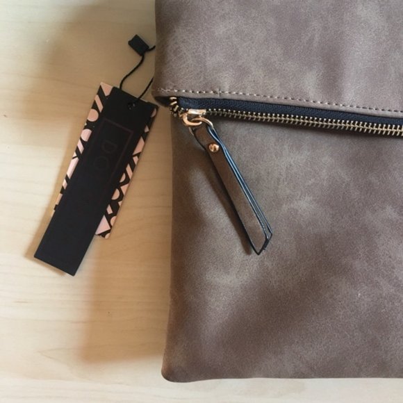 NWT Dot Dash Crossbody Bag Brown Vegan Suede - Picture 3 of 5